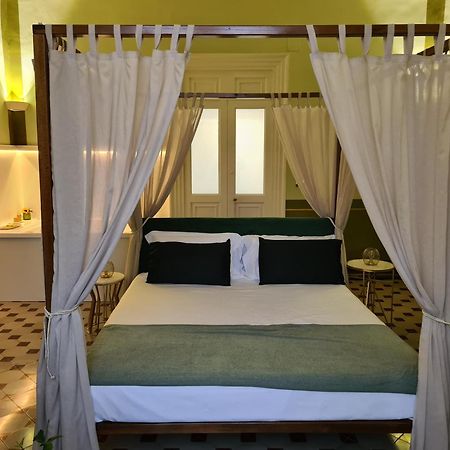 Toscano Palace Luxury Rooms カターニア エクステリア 写真