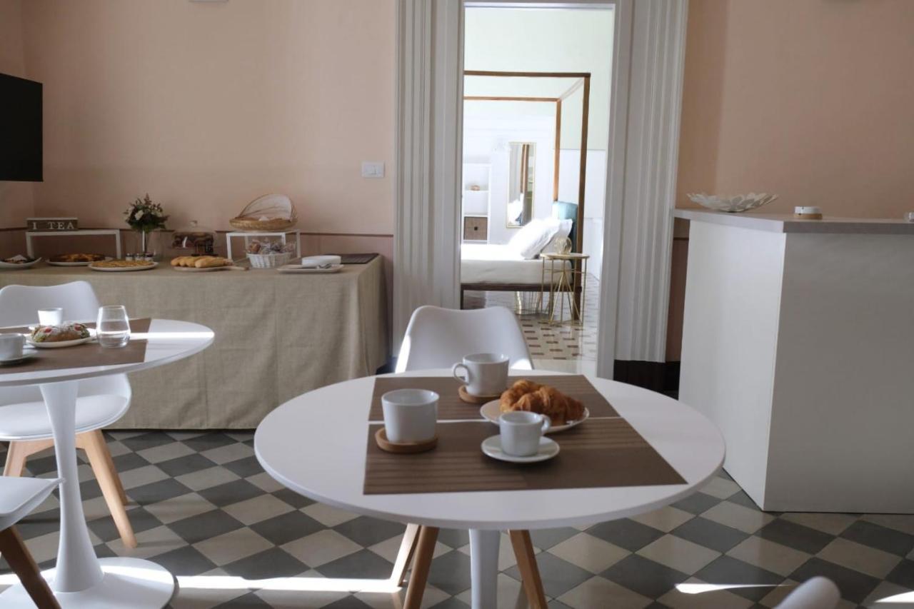 Toscano Palace Luxury Rooms カターニア エクステリア 写真