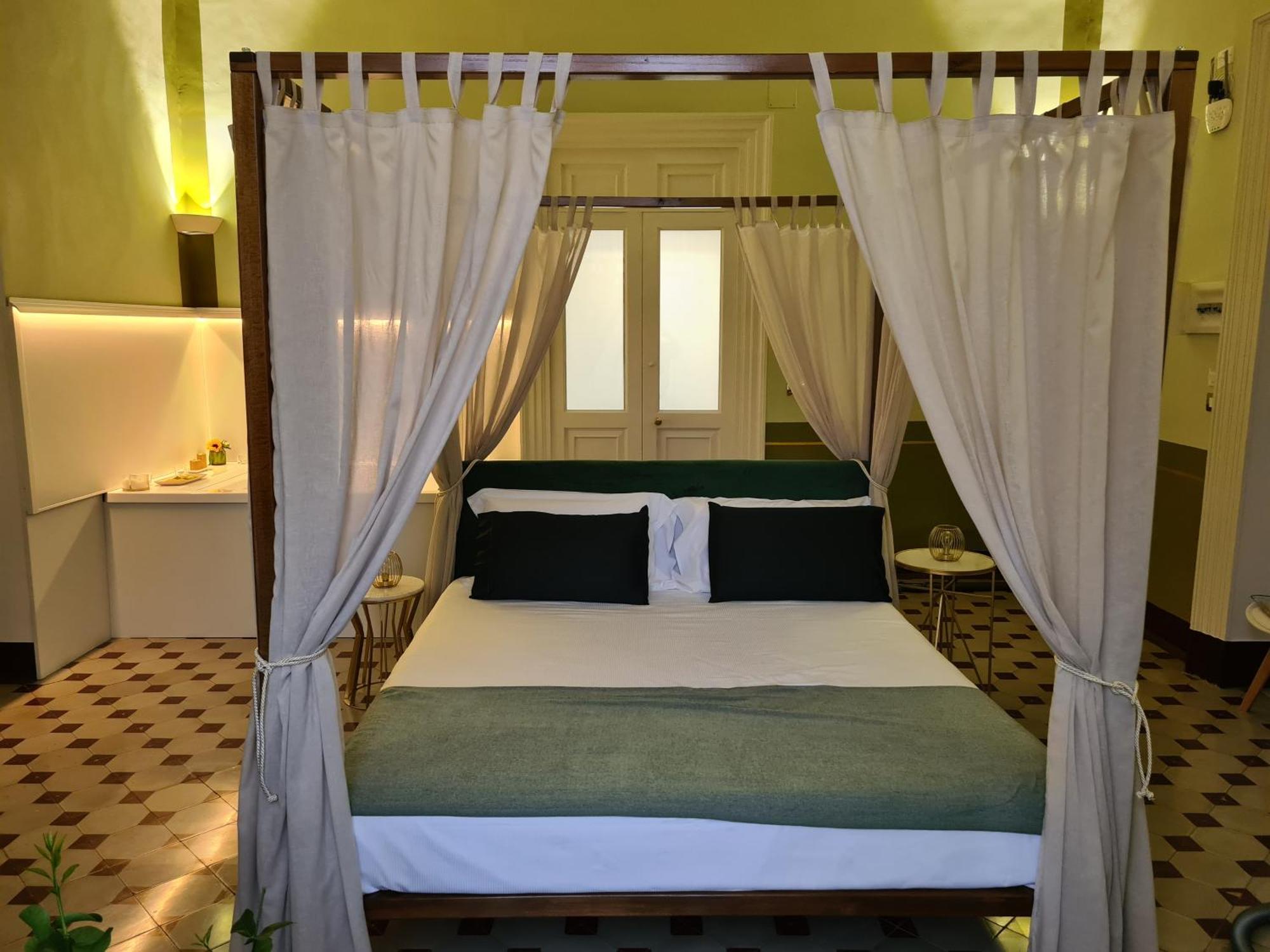 Toscano Palace Luxury Rooms カターニア エクステリア 写真