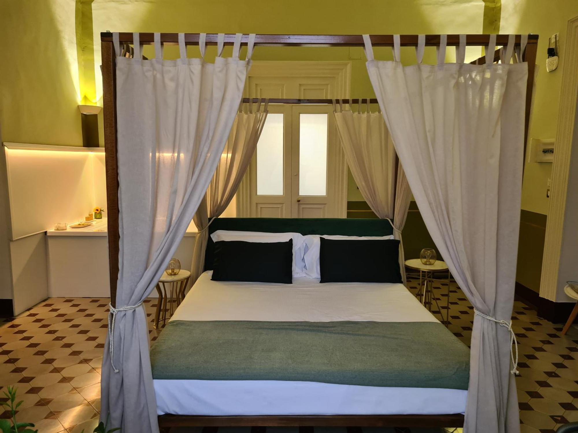 Toscano Palace Luxury Rooms カターニア エクステリア 写真