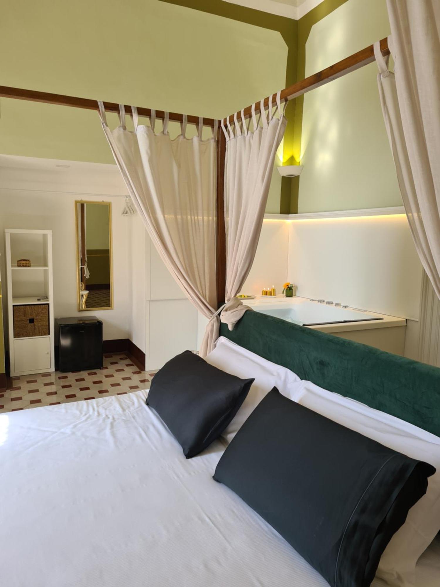 Toscano Palace Luxury Rooms カターニア エクステリア 写真